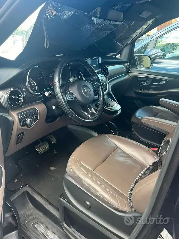 Usata Mercedes V300 Edition 239 CV (175 kW) 2021 Blu Monovolume