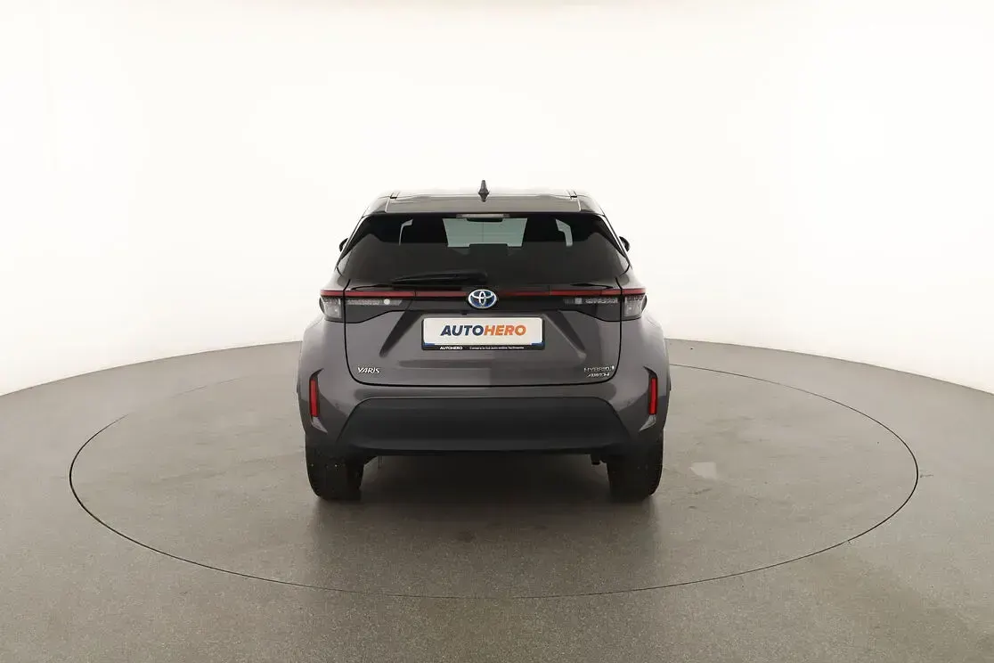 Usata Toyota Yaris Trend 116 CV (85 kW) 2022 Grigio Utilitaria