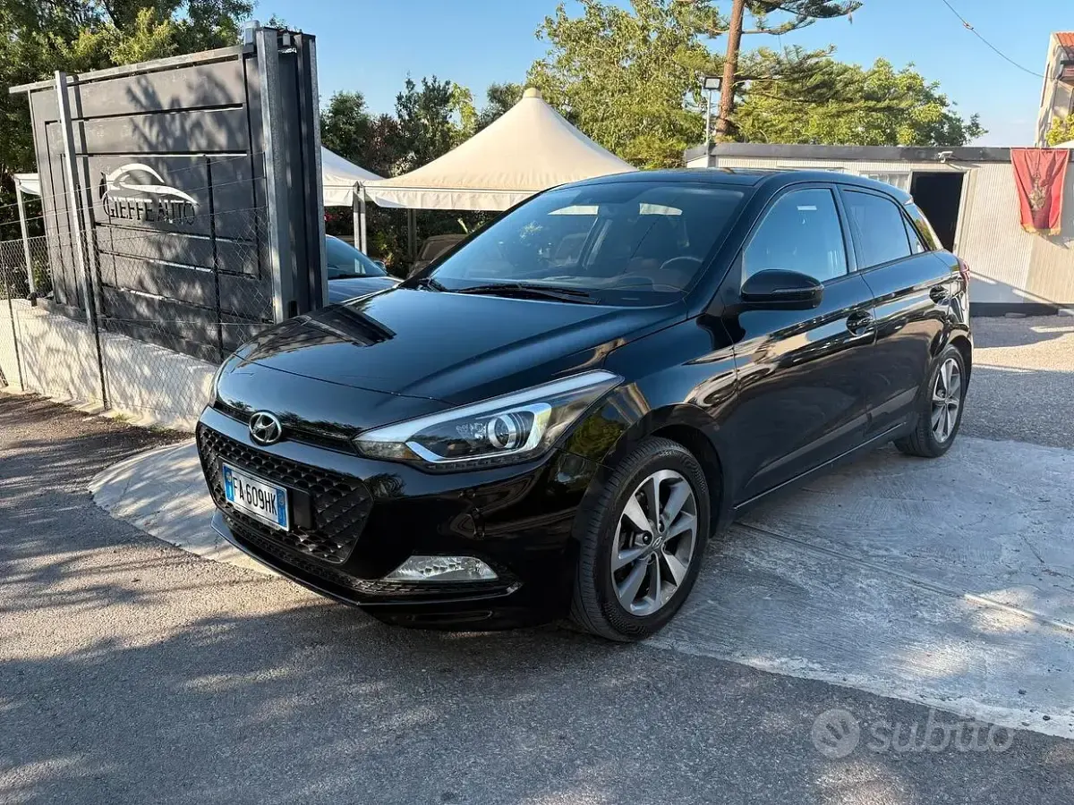 Usata Hyundai i20 Style 90 CV (66 kW) 2015 Nero Berlina