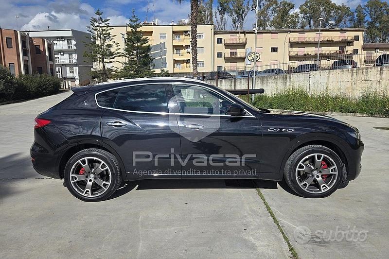 Usata Maserati Levante 275 CV (202 kW) 2016 Nero SUV