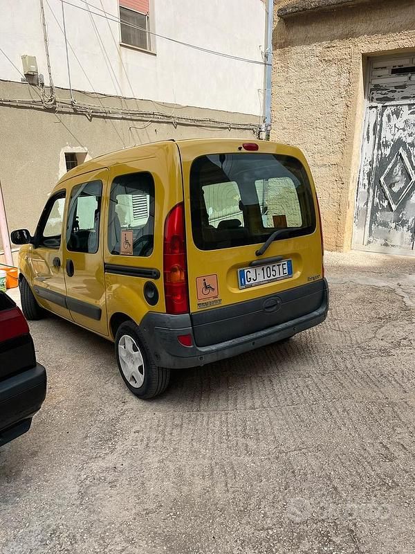 Usata Renault Kangoo 95 CV (69 kW) 2008 Giallo Utilitaria