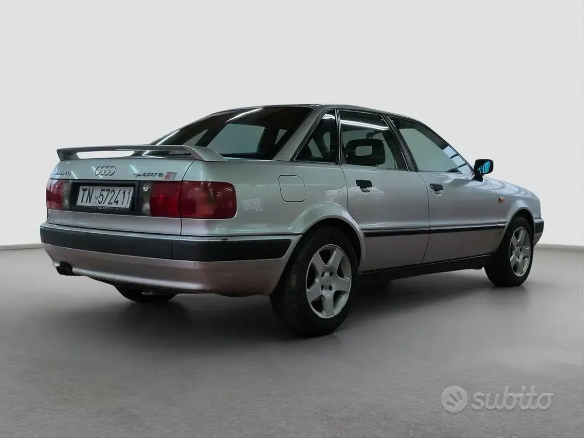 Usata Audi 80 140 CV (102 kW) 1992 Grigio Berlina