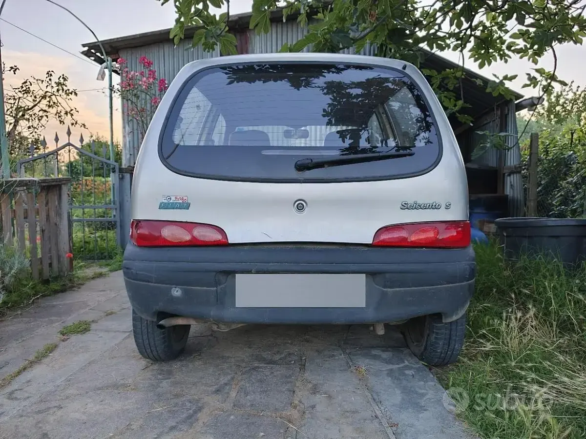 Usata Fiat 600 39 CV (28 kW) 1998 Grigio Berlina