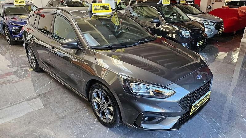 Usata Ford Focus ST-Line 125 CV (91 kW) 2020 Grigio Station wagon