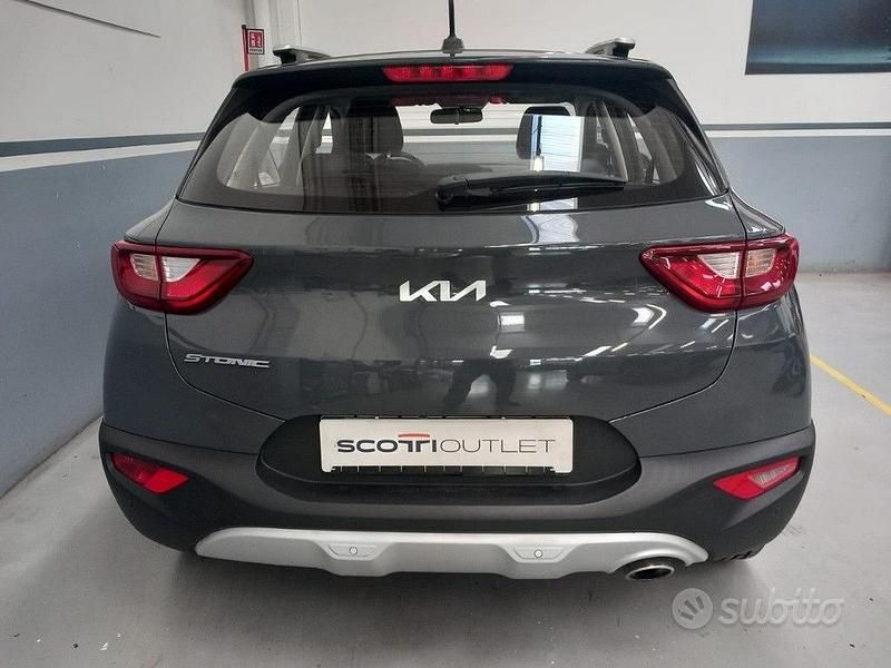 Begagnad Kia Stonic Urban 84 HK (61 kW) 2022 Grå SUV