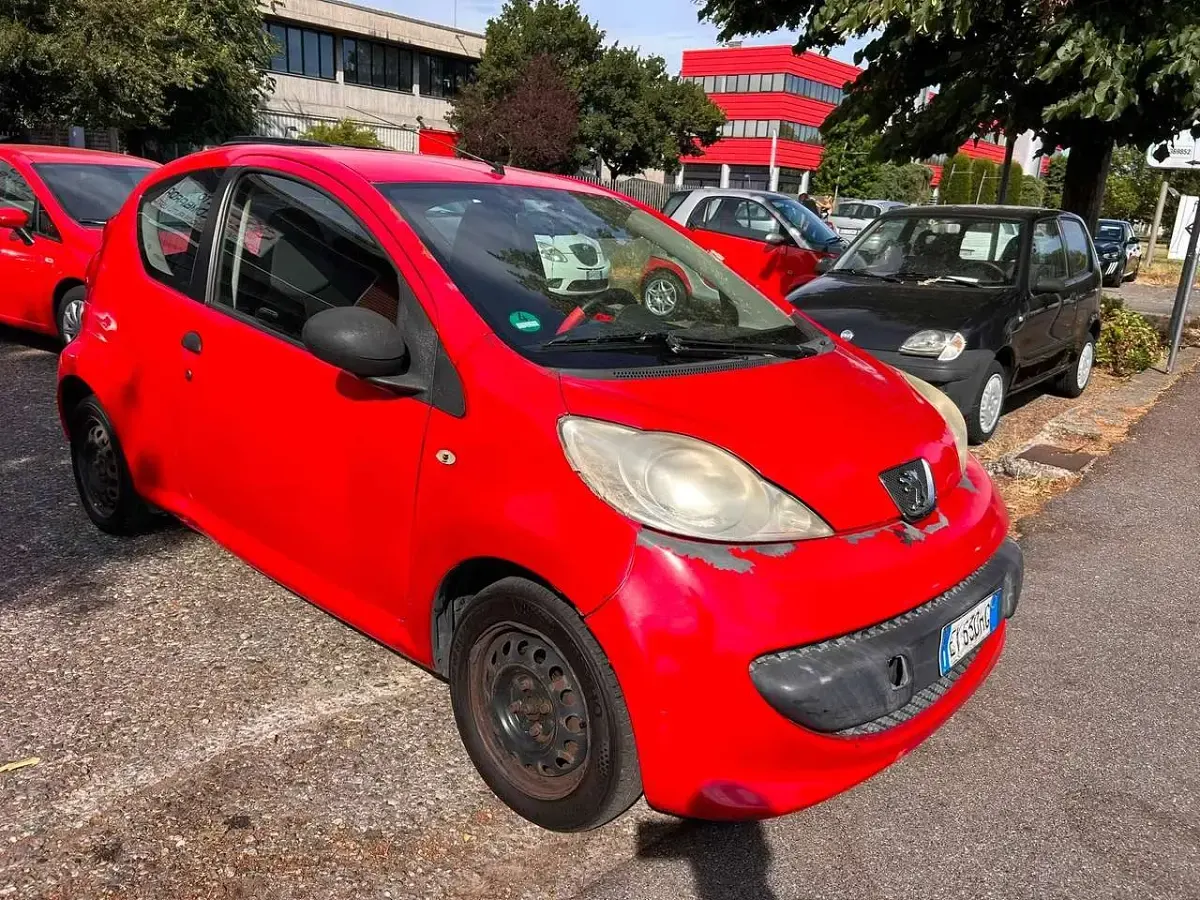 Usata Peugeot 107 68 CV (50 kW) 2008 Rosso Utilitaria