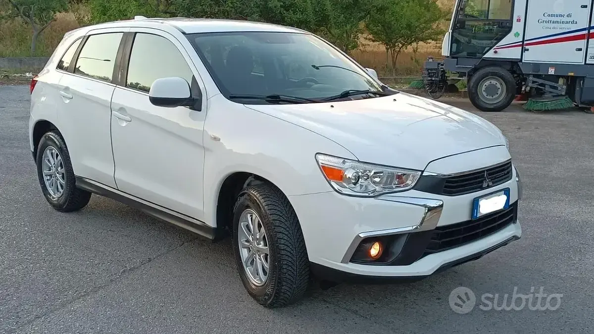Usata Mitsubishi ASX 114 CV (83 kW) 2017 Bianco SUV