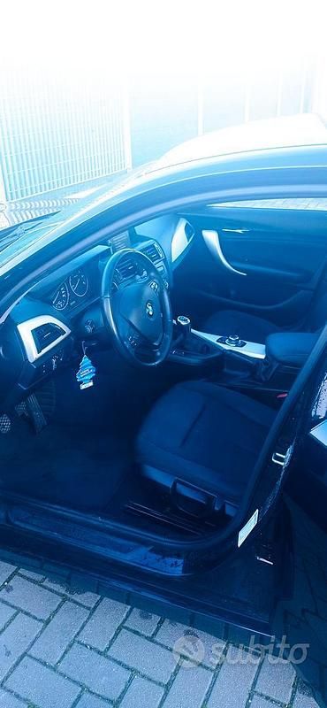 Usata BMW 118 Comfort Edition 143 CV (105 kW) 2014 Nero Utilitaria