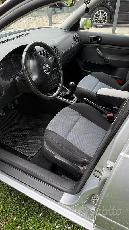 Usata VW Golf IV 2004 Grigio Berlina