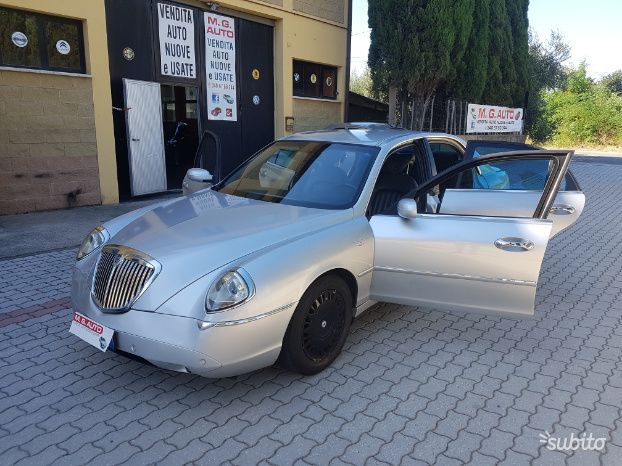 Lancia thesis 2 4 jtd 2006 07 image