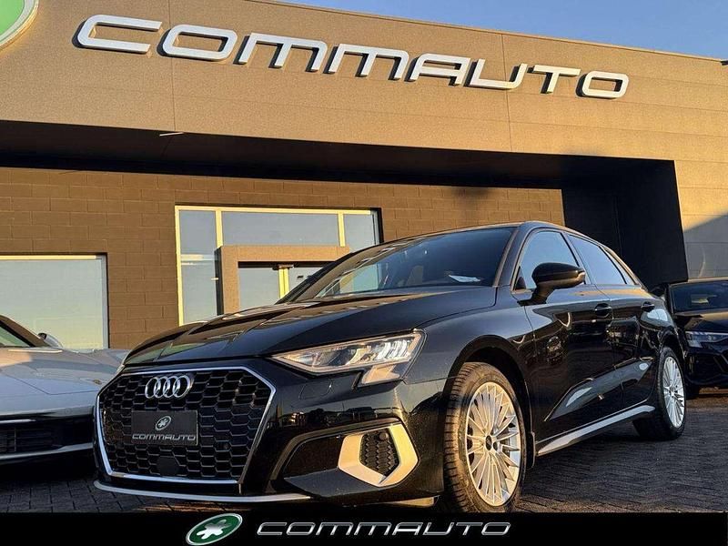 Nero Usata 2022 Audi A3 Advanced Tre volumi | 24.000 € (Buon prezzo) - Immagine 1/4