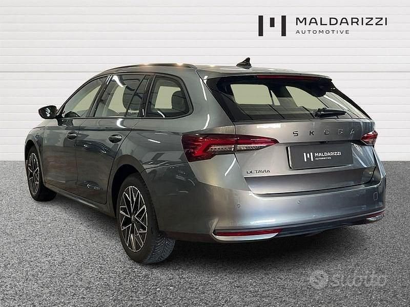 Usata Skoda Octavia Executive 150 CV (110 kW) 2025 Grigio Station wagon