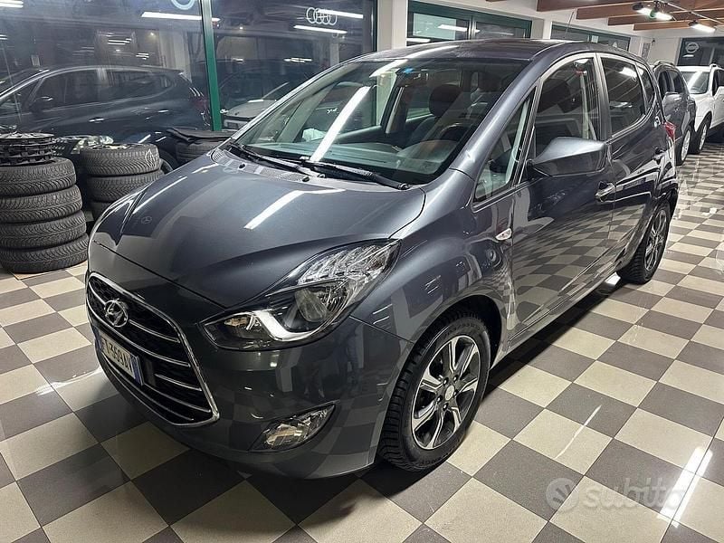 Usata Hyundai i20 90 CV (66 kW) 2018 Grigio Berlina