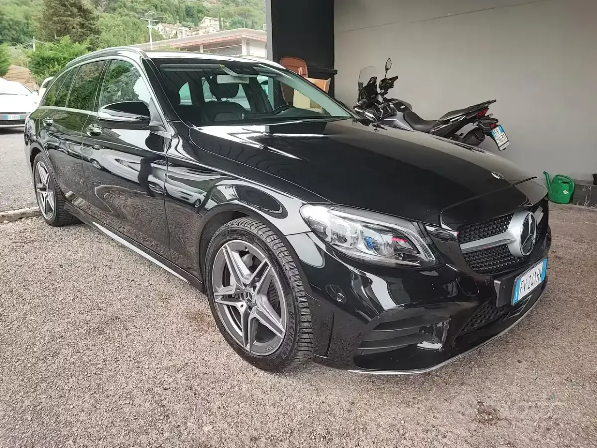 Usata Mercedes C220 Premium 194 CV (142 kW) 2019 Nero Station wagon