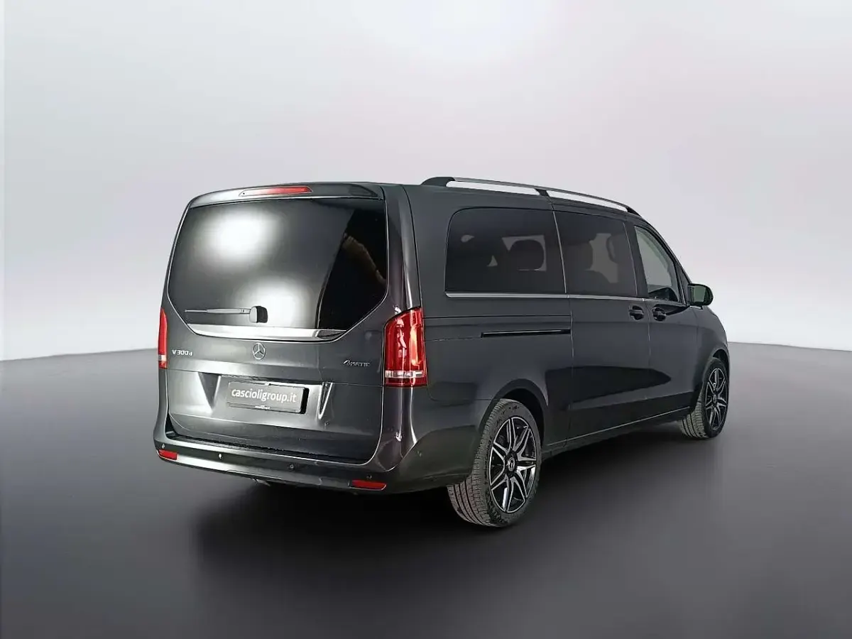 Usata Mercedes V300 Premium 239 CV (175 kW) 2024 Nero Monovolume