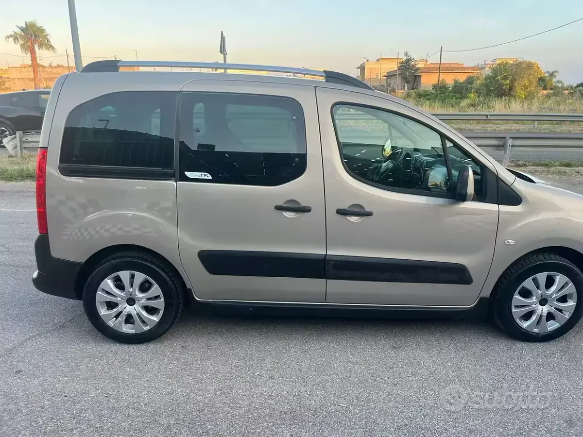 Usata Citroën Berlingo XTR 92 CV (67 kW) 2012 Marrone Monovolume