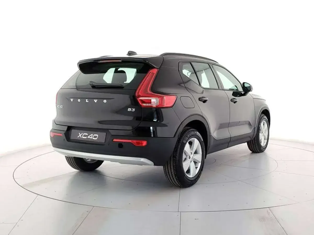 Nuova Volvo XC40 163 CV (119 kW) 2026 Nero SUV