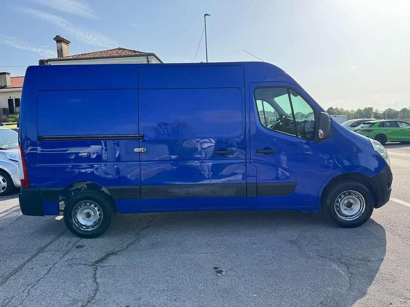 Usata Renault Master 145 CV (106 kW) 2019 Blu/azzurro Furgone