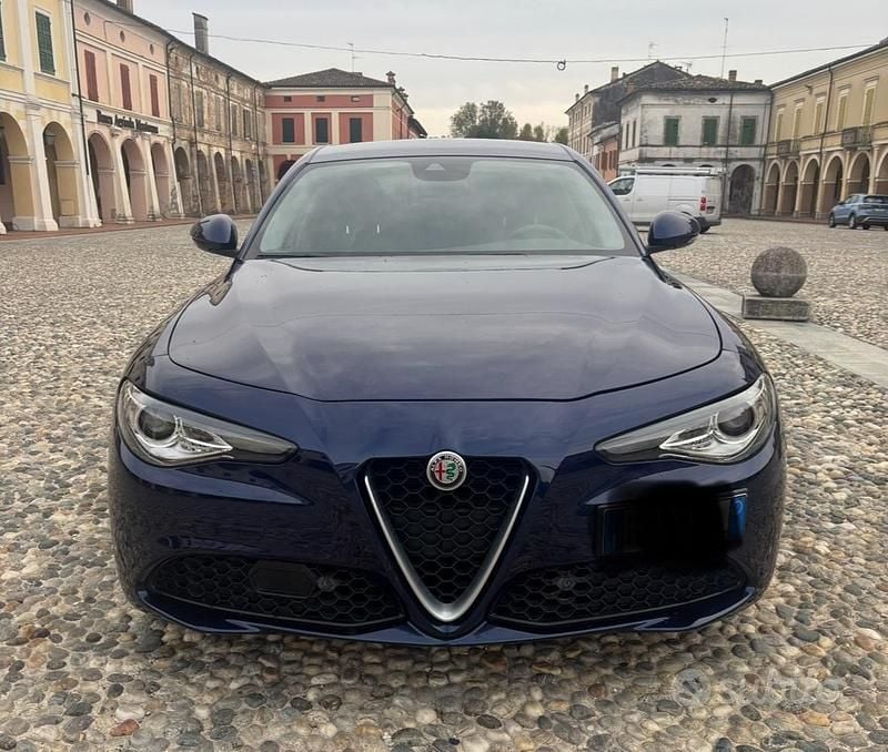 Usata Alfa Romeo Giulia Executive 160 CV (117 kW) 2019 Blu Berlina