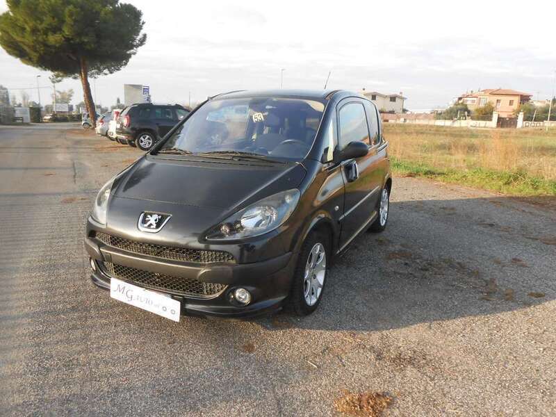 Usato 2008 Peugeot 1007 1.4 Diesel 68 CV (4.900 €)