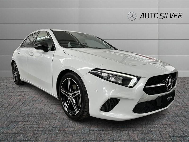 Usata Mercedes A180 Advanced 116 CV (85 kW) 2023 Bianco / pastello Berlina