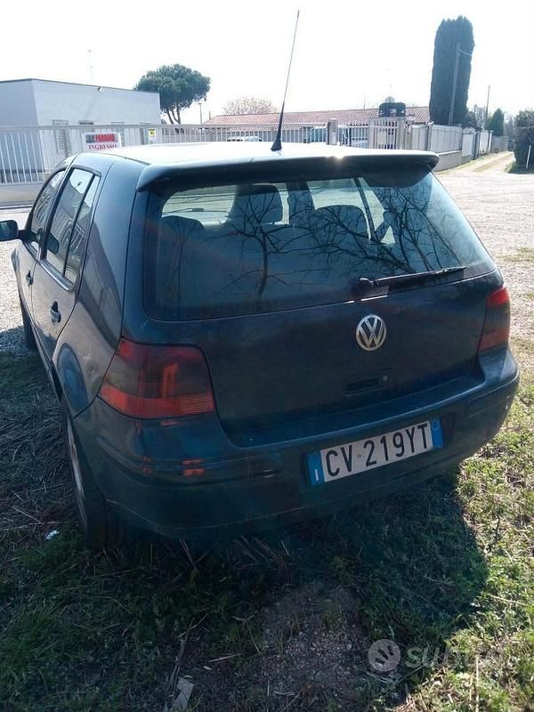 Usata VW Golf IV 130 CV (95 kW) 2002 Berlina