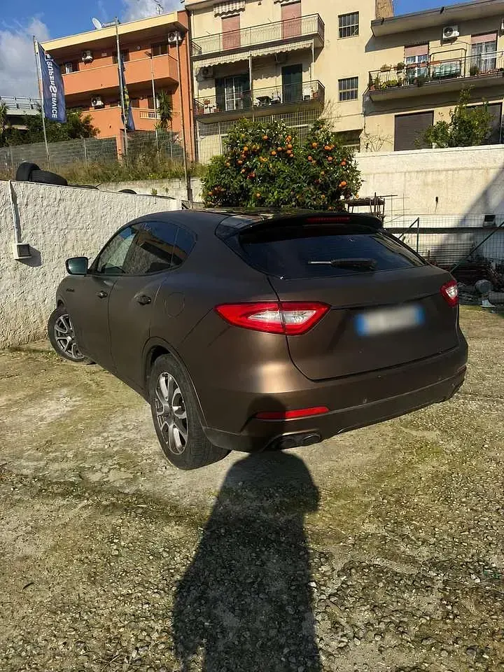 Usata Maserati Levante 275 CV (202 kW) 2018 Marrone SUV