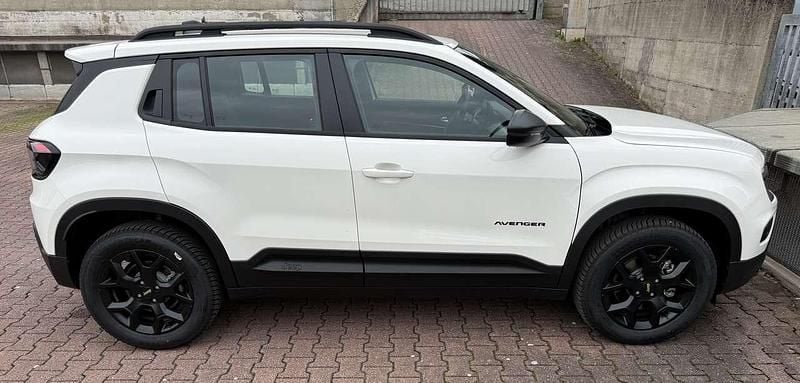 Nuova Jeep Avenger 145 CV (106 kW) 2026 Bianco snow SUV