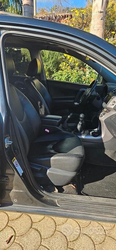 Usata Toyota RAV4 2006 Grigio SUV