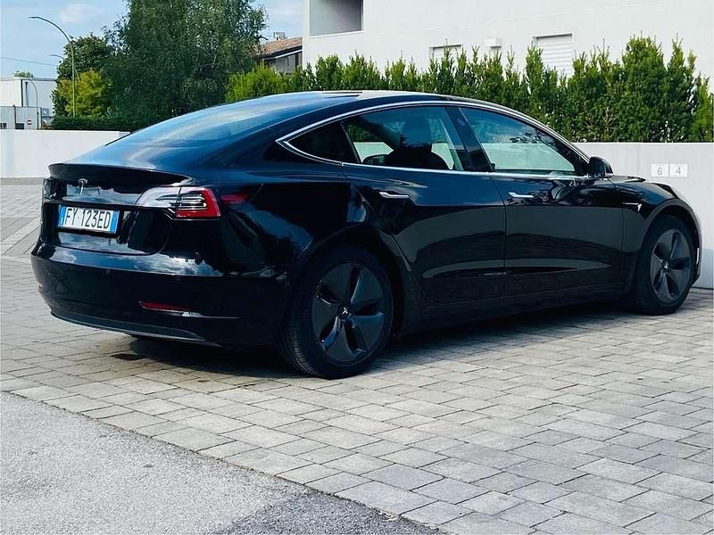 Usata Tesla Model 3 Standard Range 258 kW (351 CV) 2019 Nero Berlina