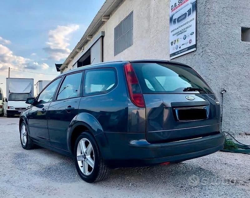 Usata Ford Focus S 110 CV (80 kW) 2007 Grigio Station wagon