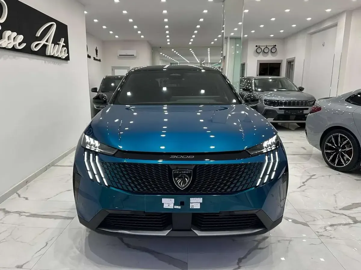 Usata Peugeot 3008 GTi 136 CV (100 kW) 2025 Blu/azzurro SUV