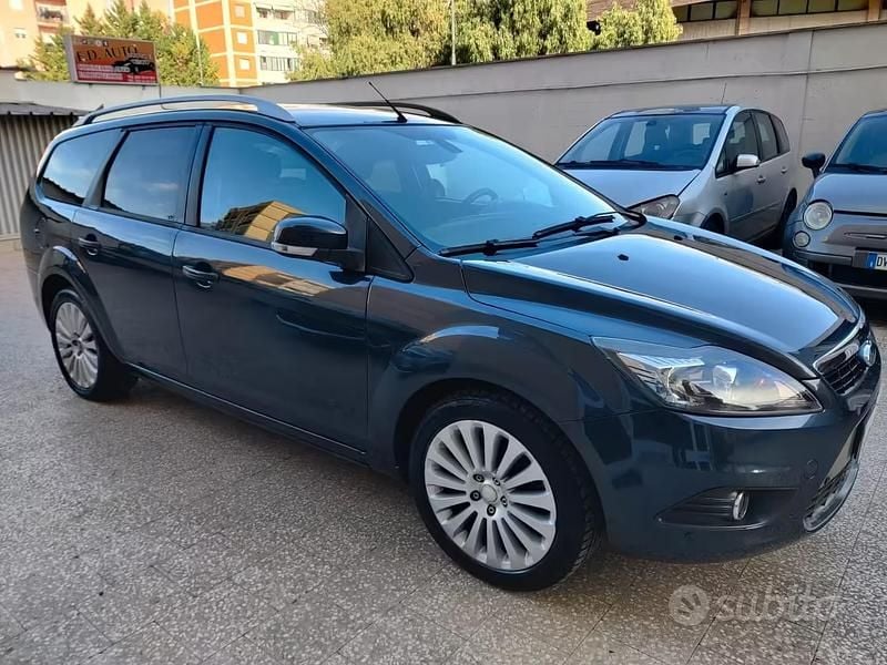 Usata Ford Focus 90 CV (66 kW) 2009 Grigio Station wagon