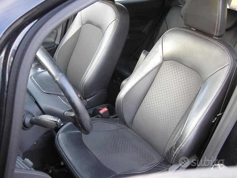 Usata Ford Ecosport 95 CV (69 kW) 2016 Nero SUV