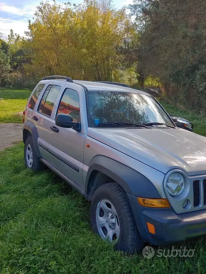 Usata Jeep Cherokee 163 CV (119 kW) 2007 SUV