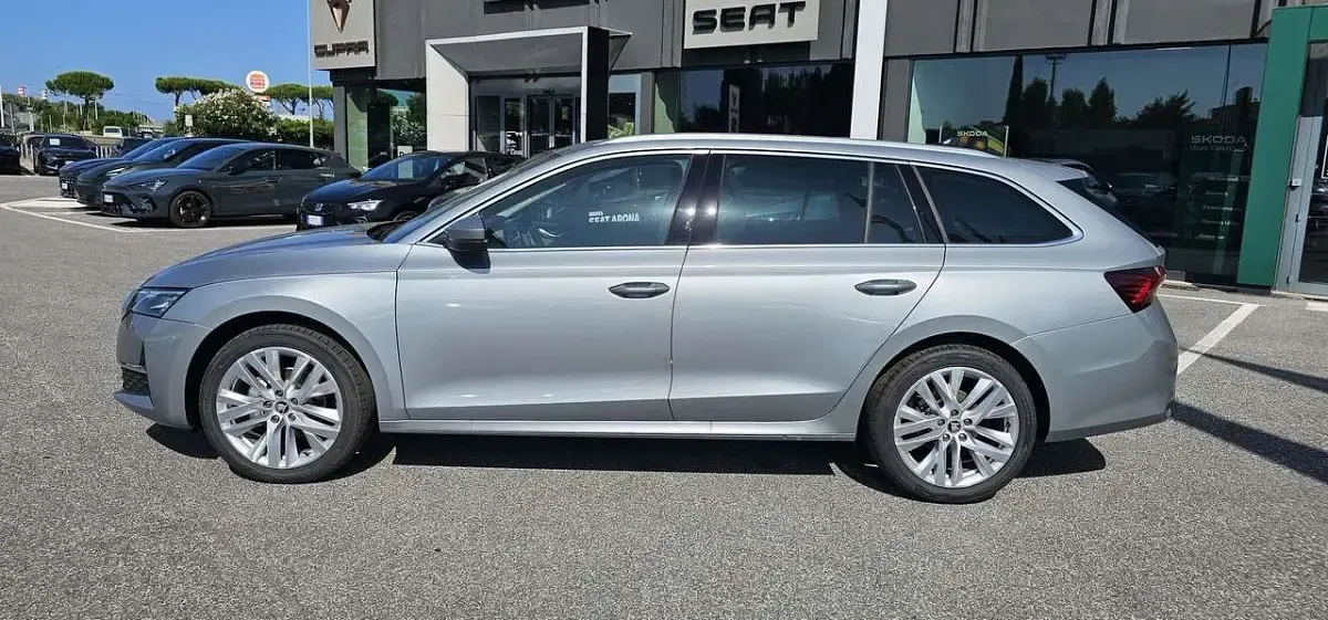 Nuova Skoda Octavia Style 150 CV (110 kW) 2026 Argento Station wagon