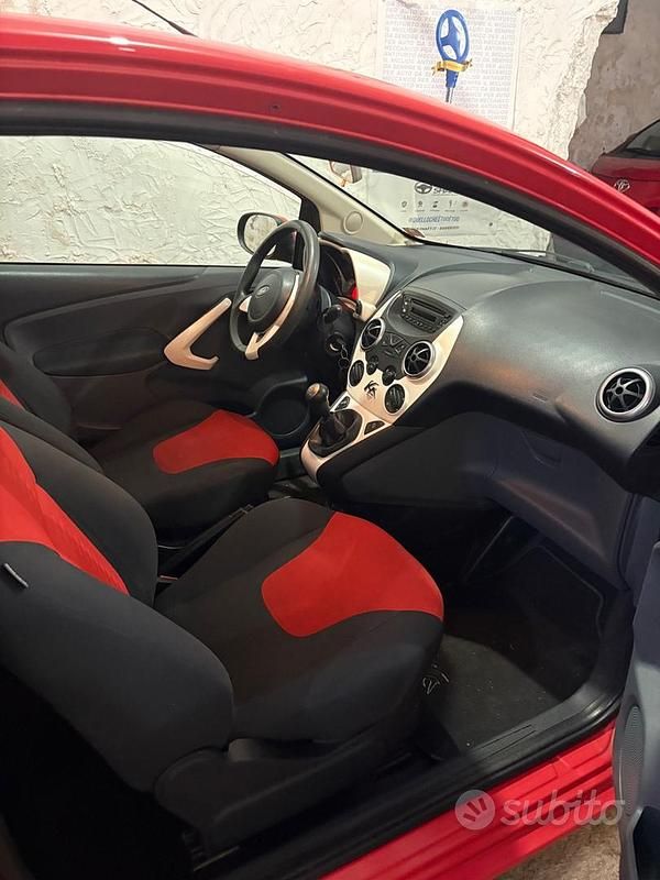 Usata Ford Ka Plus 69 CV (50 kW) 2009 Rosso Utilitaria
