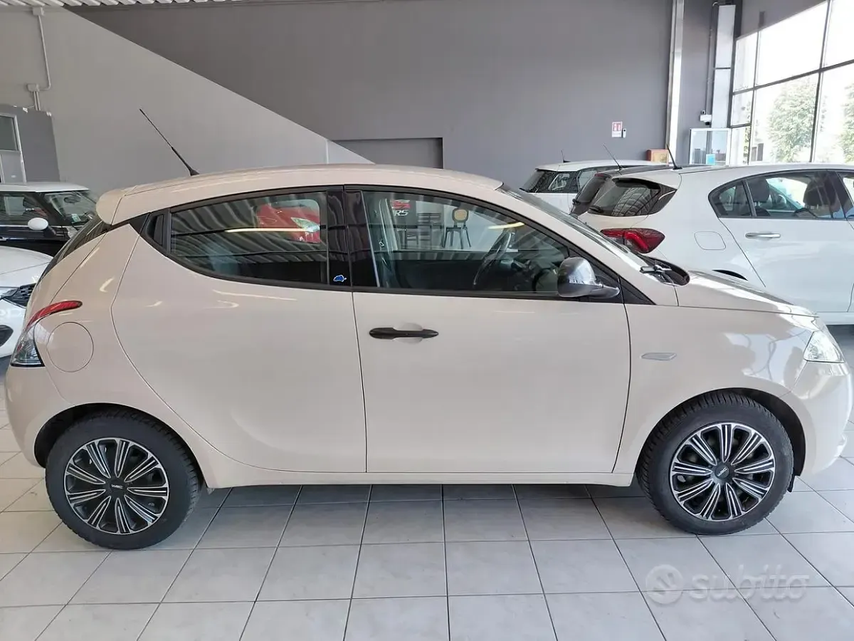 Usata Lancia Ypsilon S 69 CV (50 kW) 2018 Bianco Utilitaria