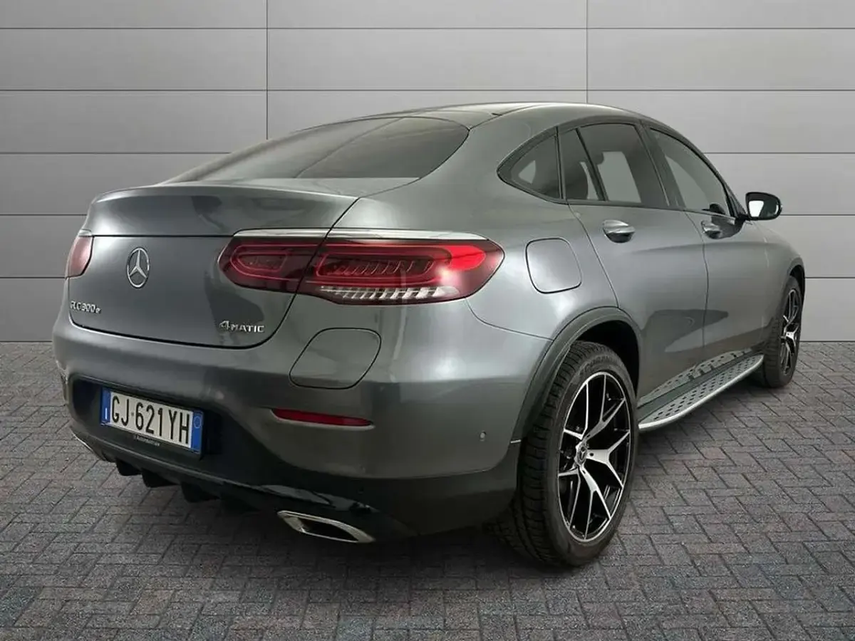Usata Mercedes GLC300 Premium 320 CV (235 kW) 2022 Grigio selenite SUV