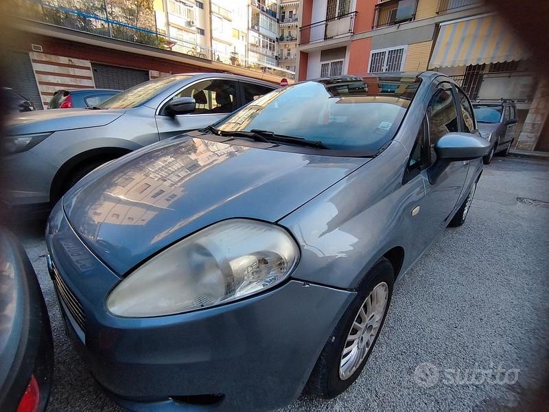 Usata Fiat Grande Punto 75 CV (55 kW) 2008 Grigio Utilitaria