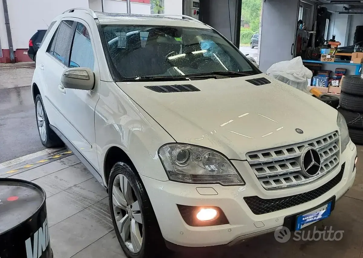 Usata Mercedes ML320 224 CV (164 kW) 2008 Bianco SUV