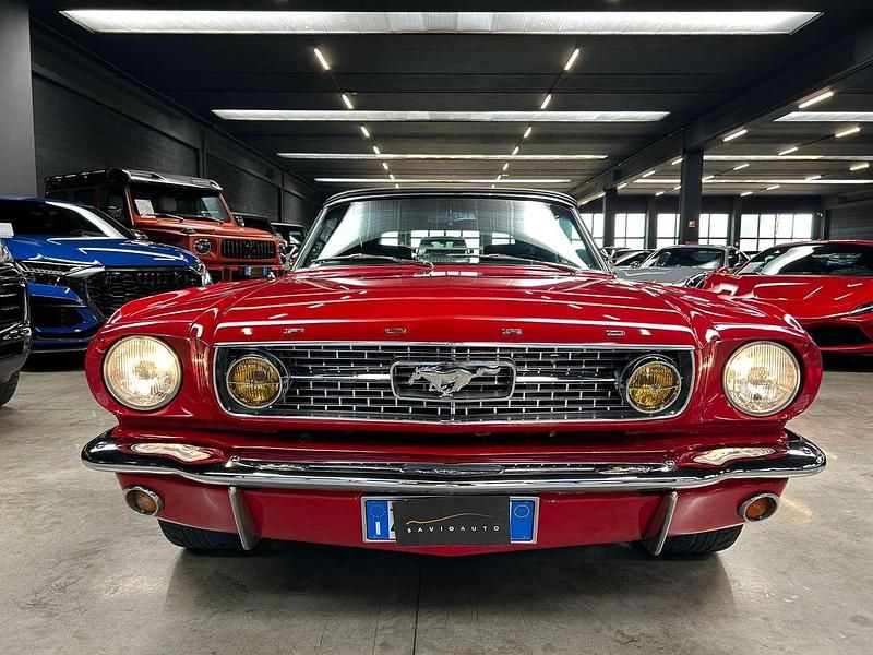 Usata Ford Mustang 200 CV (147 kW) 1966 Rosso Cabrio