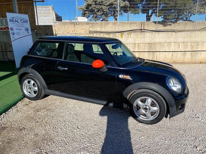 Usata Mini Cooper 90 CV (66 kW) 2010 Nero Utilitaria