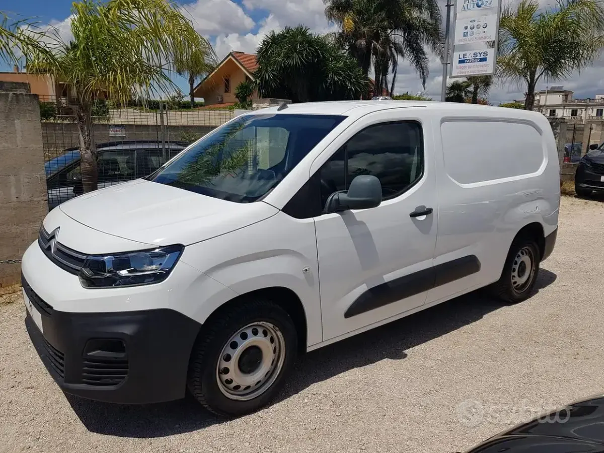 Usata Citroën Berlingo Feel 102 CV (75 kW) 2019 Bianco Monovolume