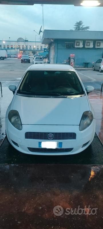 Usata Fiat Grande Punto 90 CV (66 kW) 2006 Bianco Utilitaria