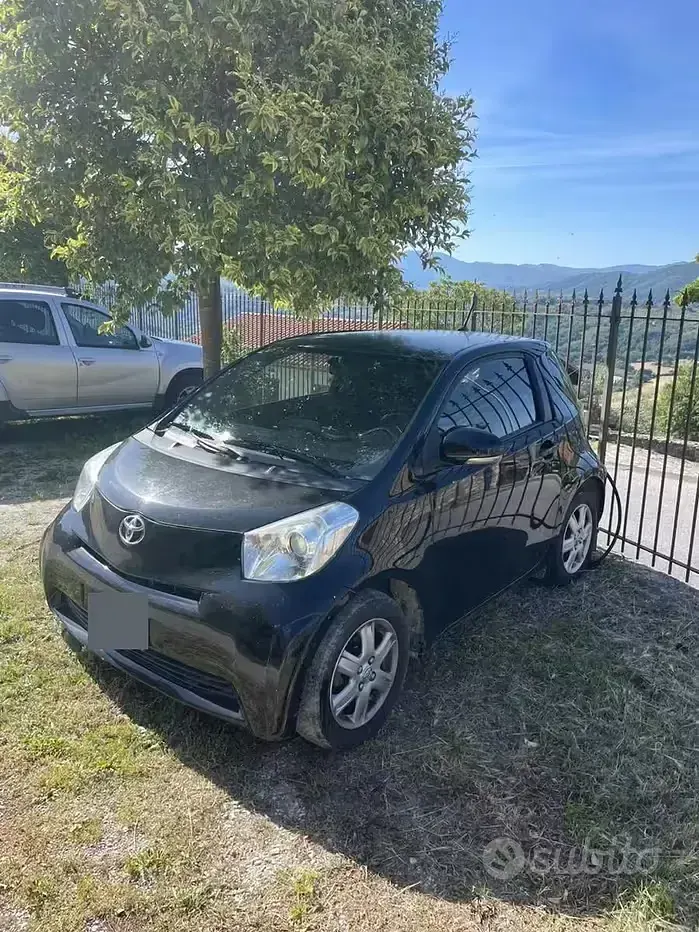 Usata Toyota iQ 68 CV (50 kW) 2010 Nero Utilitaria