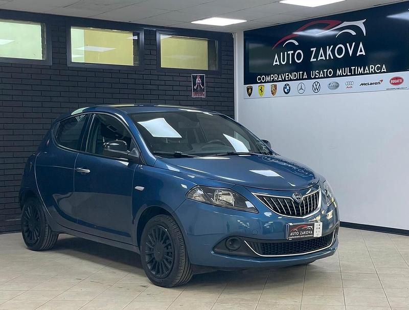 Usata Lancia Ypsilon Silver 69 CV (50 kW) 2022 Blu/azzurro Utilitaria