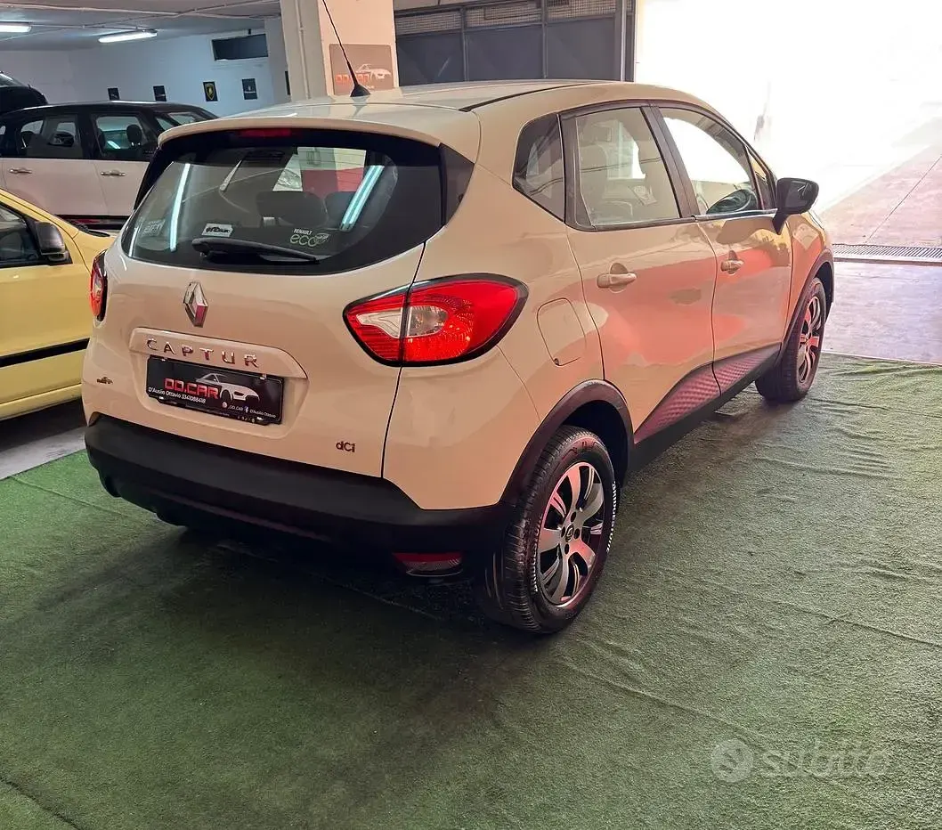 Usata Renault Captur Intens 90 CV (66 kW) 2016 Beige SUV