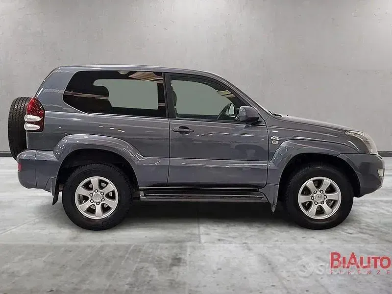 Usata Toyota Land Cruiser Executive 173 CV (127 kW) 2009 Grigio SUV