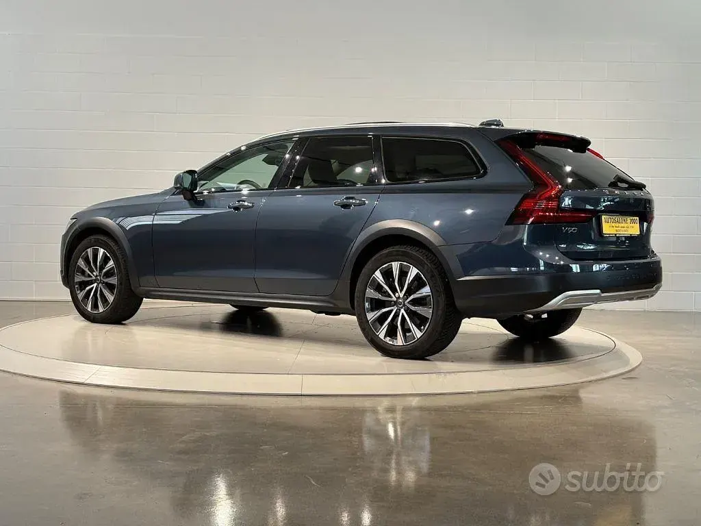 Usata Volvo V90 CC Plus 197 CV (144 kW) 2022 Blu Station wagon